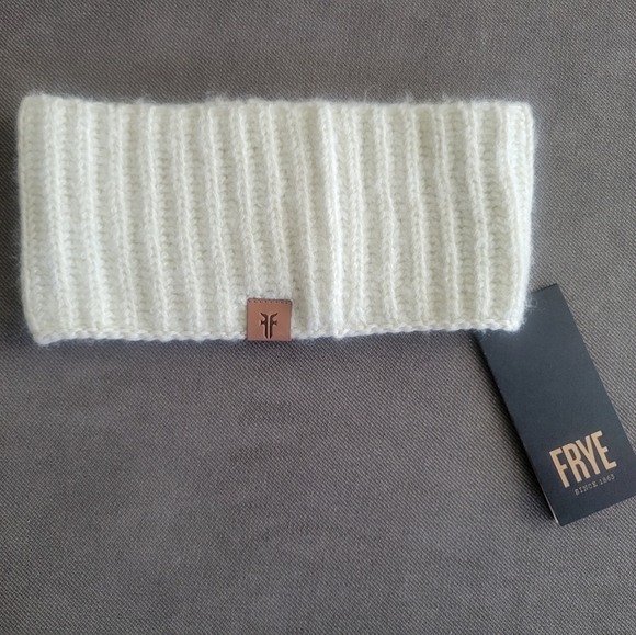 Frye Accessories - FRYE Cable Ribbed Headband in Ivory NWT